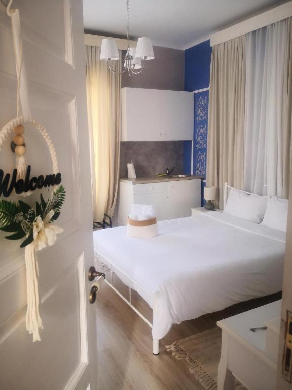 Corinth Rooms In Yard מראה חיצוני תמונה
